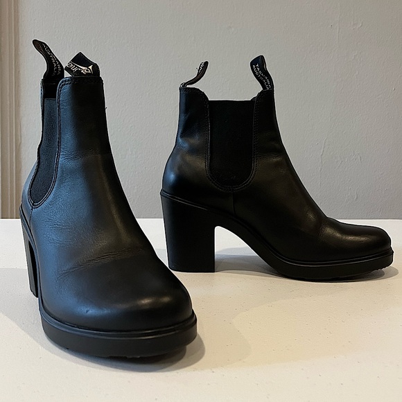 Blundstone 2365 Heeled Chelsea Boots - Picture 1 of 10
